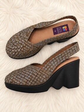 NWOT - Zee Alexis - Woven Metallic Silver and Gold Slingback Wedges - 38
